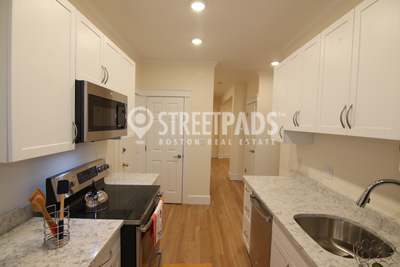 19 Green St, Coolidge Corner