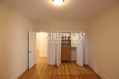 19 Green St, Coolidge Corner