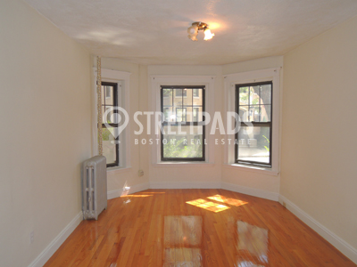 115 Saint Stephen St, Fenway