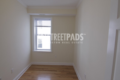 Photos of apartment on Chauncy St.,Cambridge MA 