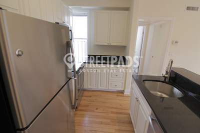 Photos of apartment on Chauncy St.,Cambridge MA 