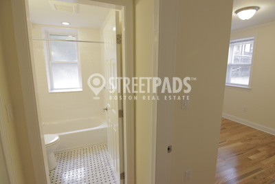 Photos of apartment on Chauncy St.,Cambridge MA 