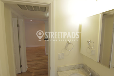 Photos of apartment on Chauncy St.,Cambridge MA 