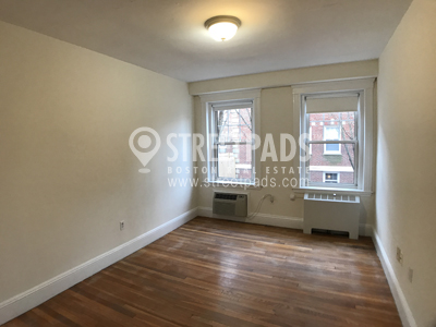 Photos of apartment on Chauncy St.,Cambridge MA 