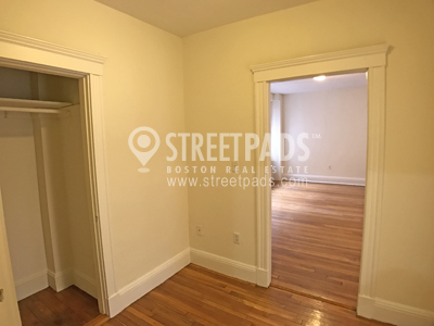 Photos of apartment on Chauncy St.,Cambridge MA 02138