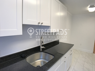 86 Saint Paul St, Coolidge Corner