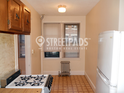 Photos of apartment on Fellsway West,Medford MA 02155