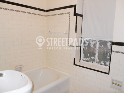 Photos of apartment on Fellsway West,Medford MA 02155