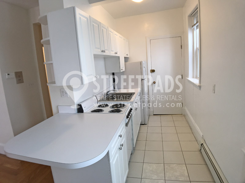 Studio bed, 1 bath apartment for rent at 1539 Beacon St Unit 14, Coolidge Corner — photo 9 of 19