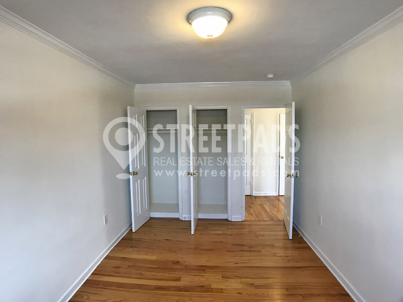 60 Brattle St, Harvard Square