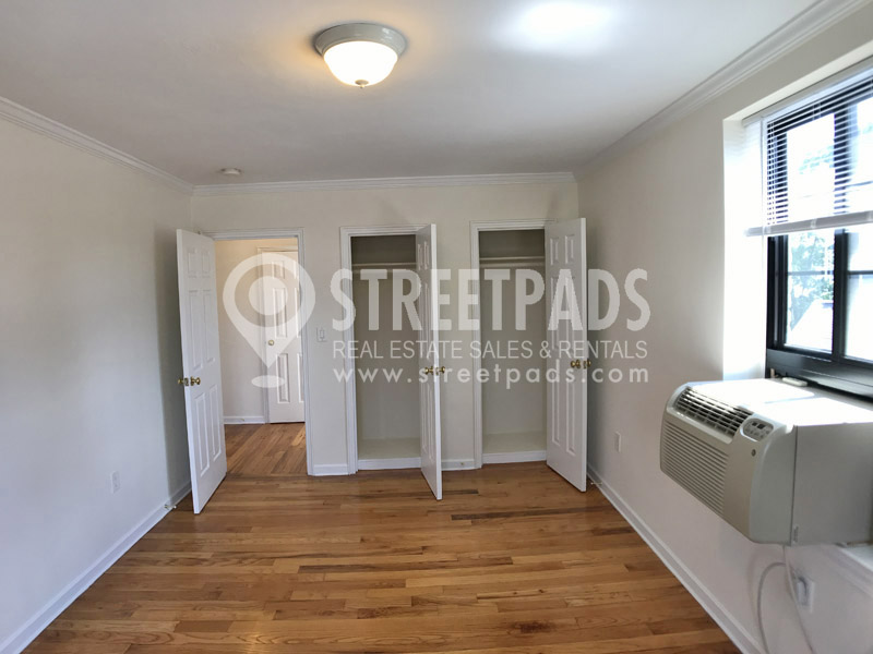 60 Brattle St, Harvard Square