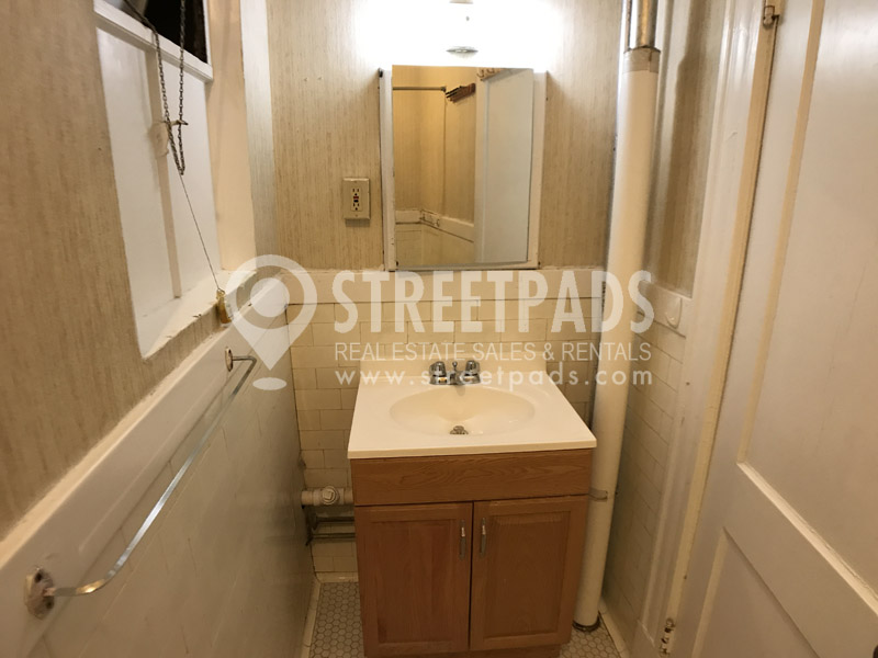 Photos of apartment on Washington St.,Malden MA 02148
