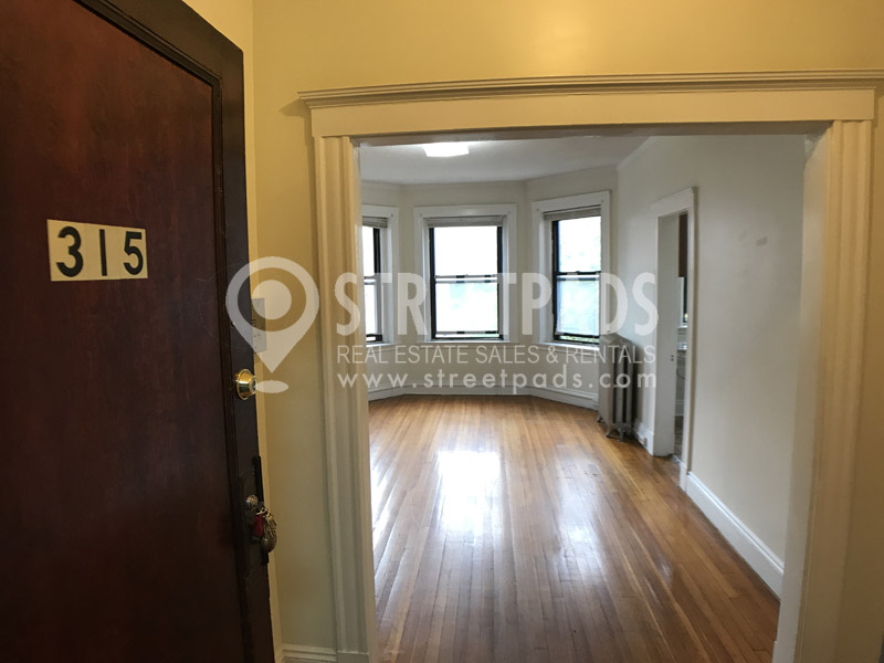 Photos of apartment on Washington St.,Malden MA 02148