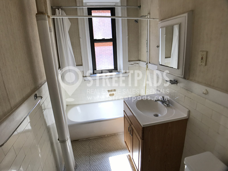 Photos of apartment on Washington St.,Malden MA 02148