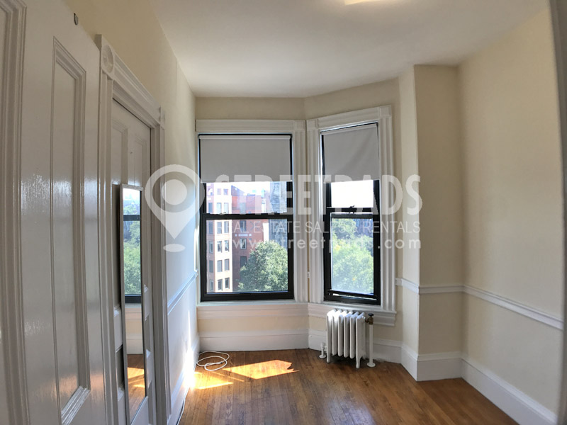 504 Beacon St, Fenway