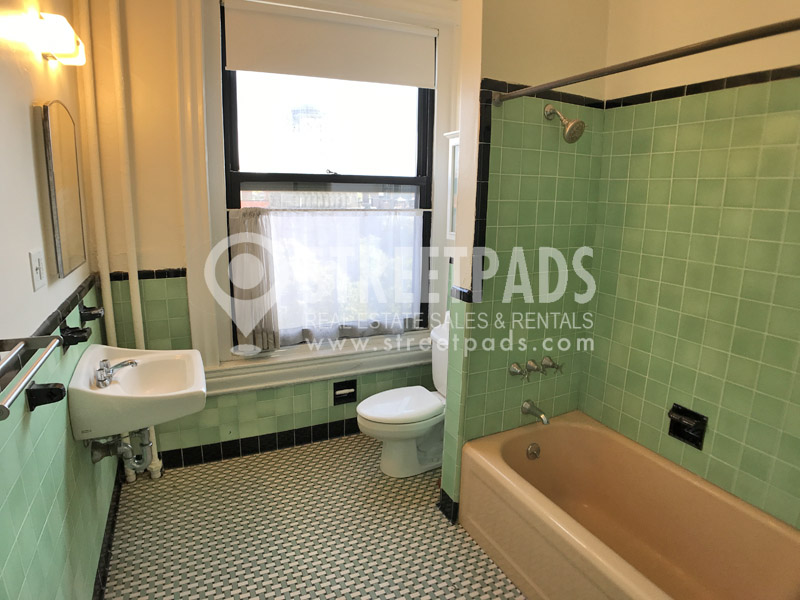 504 Beacon St, Fenway