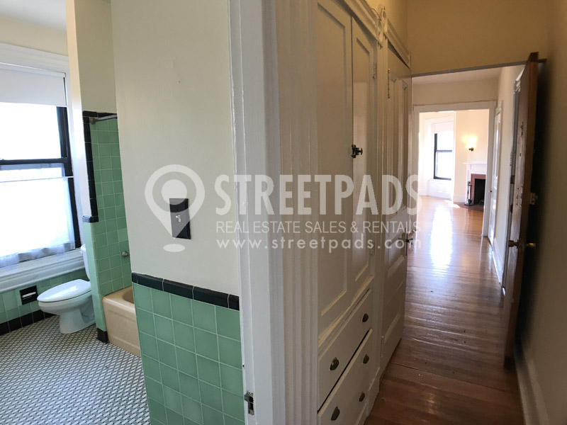 504 Beacon St, Fenway