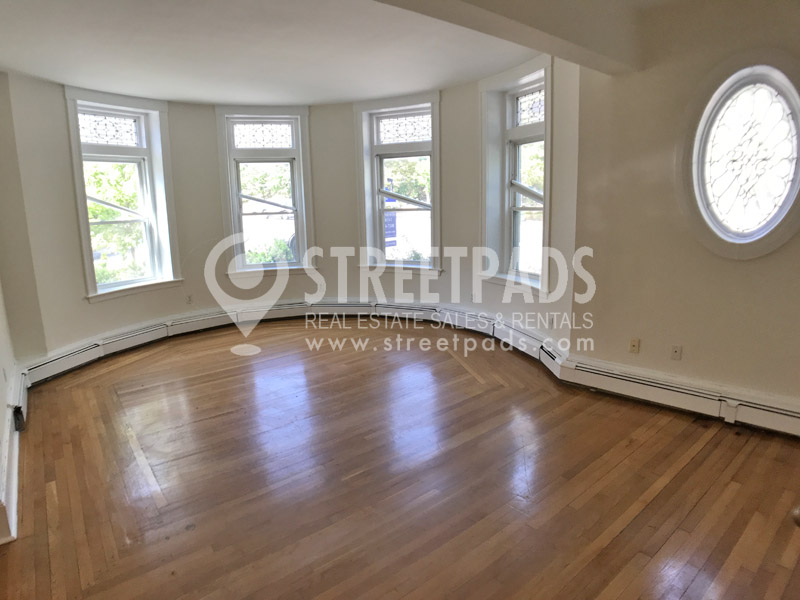 1539 Beacon St, Coolidge Corner