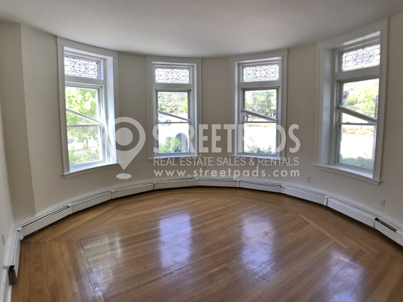 1539 Beacon St, Coolidge Corner