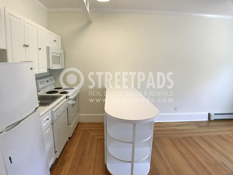 17 Fairbanks St, Coolidge Corner