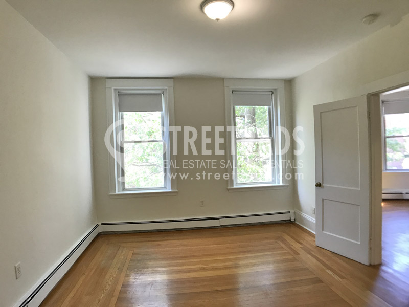 21 Fairbanks St, Coolidge Corner