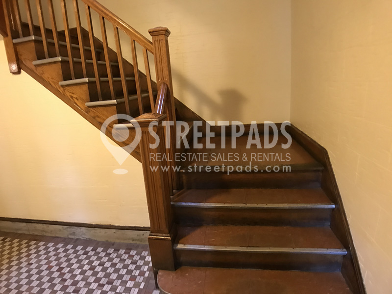 1153 Beacon St, Longwood