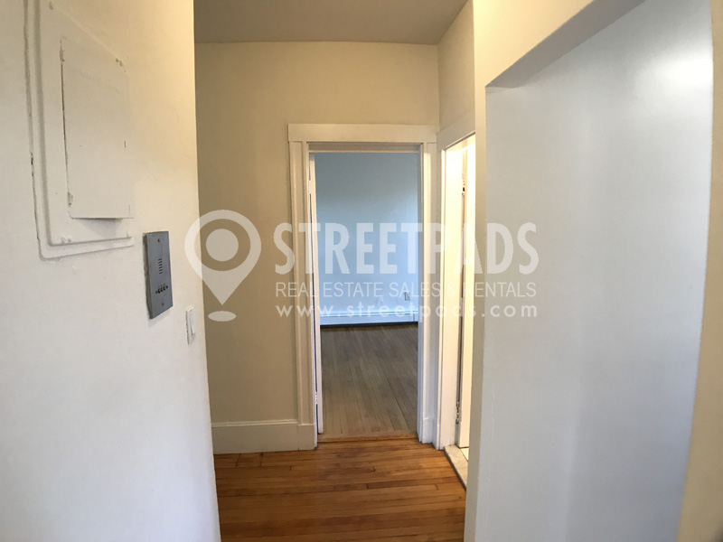 17 Fairbanks St, Coolidge Corner