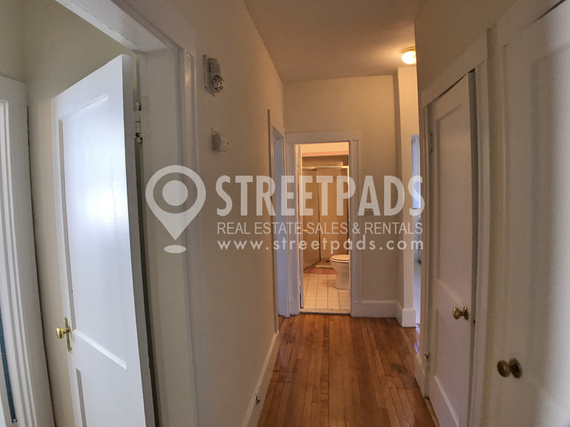 17 Fairbanks St, Coolidge Corner