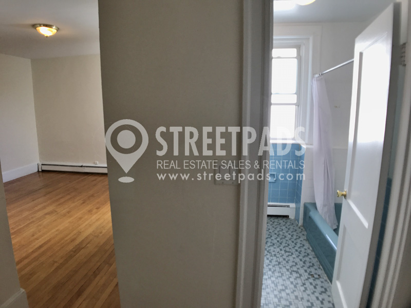 17 Fairbanks St, Coolidge Corner