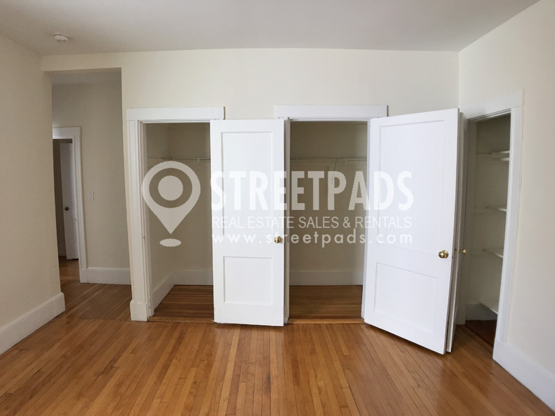 17 Fairbanks St, Coolidge Corner