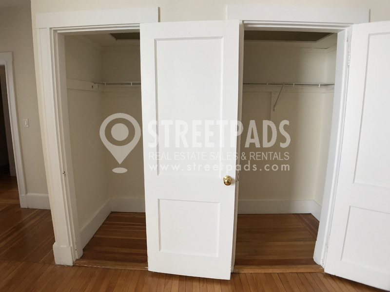 17 Fairbanks St, Coolidge Corner