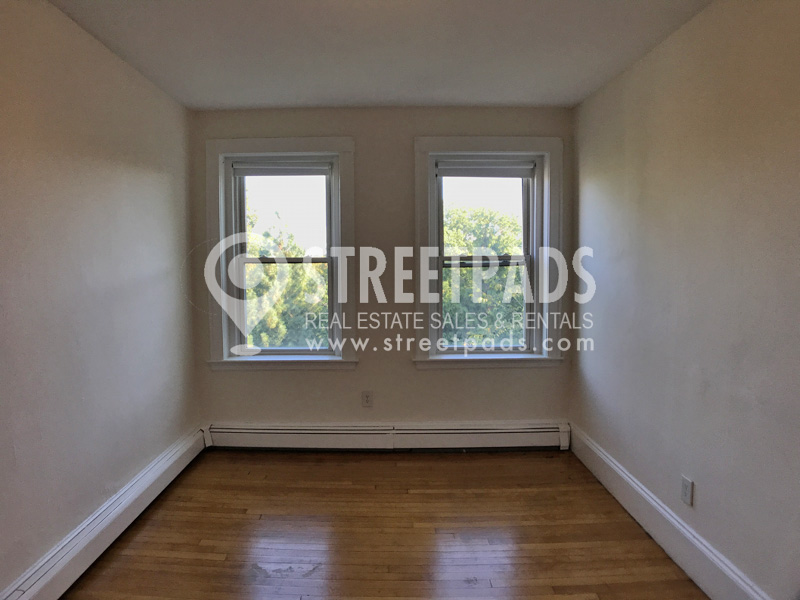 17 Fairbanks St, Coolidge Corner