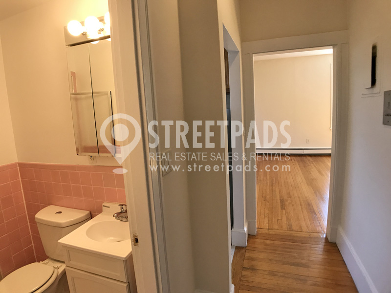 17 Fairbanks St, Coolidge Corner