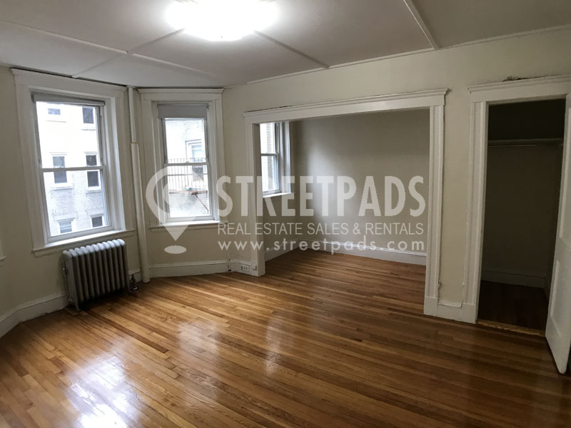 Photos of apartment on New Love In A Fallen City,Boston MA 