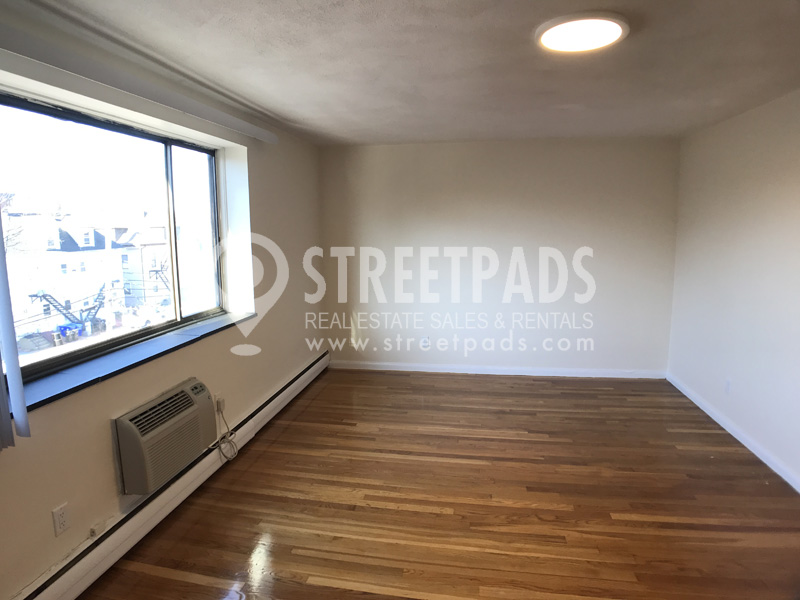 222 Babcock St, Coolidge Corner