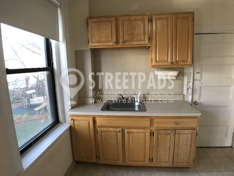 1 bed, 1 bath apartment for rent at 25 Brighton Ave Unit 4, Allston — photo 4 of 27