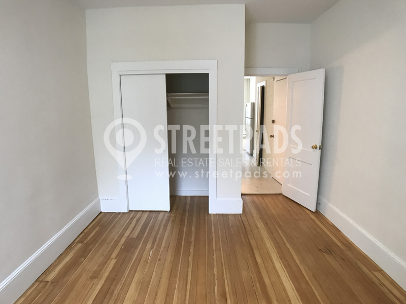 19 Fairbanks St, Coolidge Corner