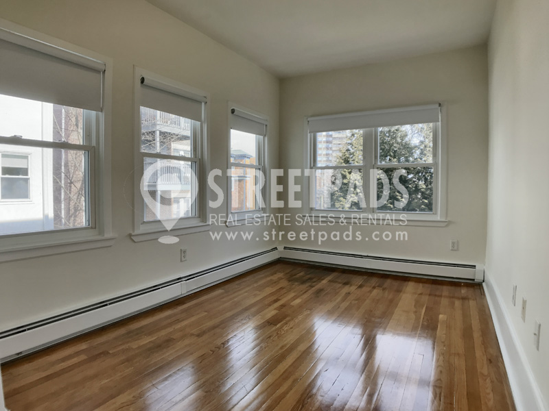 19 Fairbanks St, Griggs Park