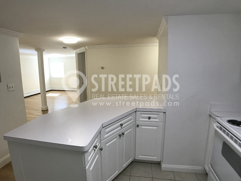 1539 Beacon St, Washington Square