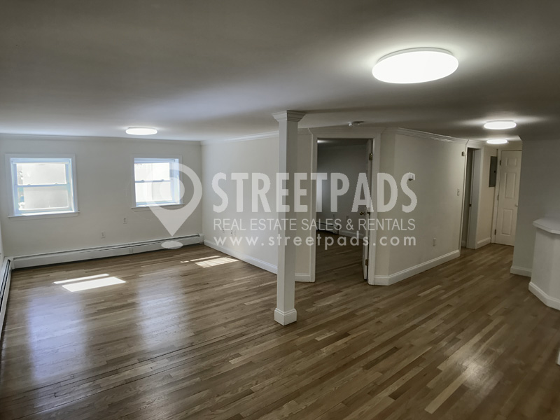 1539 Beacon St, Washington Square