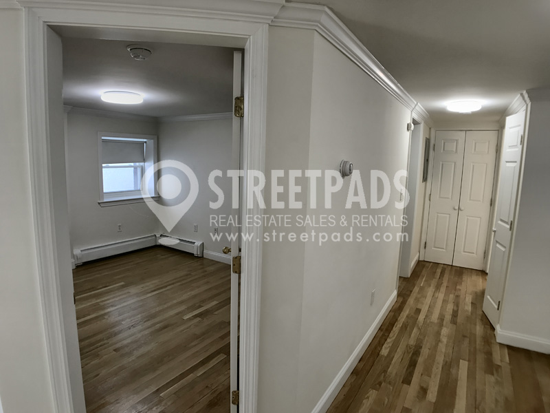 1539 Beacon St, Washington Square