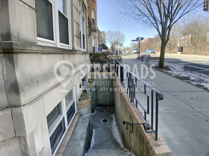 1539 Beacon St, Washington Square