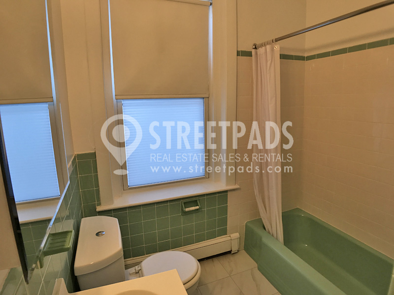 1539 Beacon St, Griggs Park