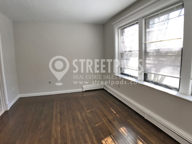 11 Stearns Rd, Coolidge Corner