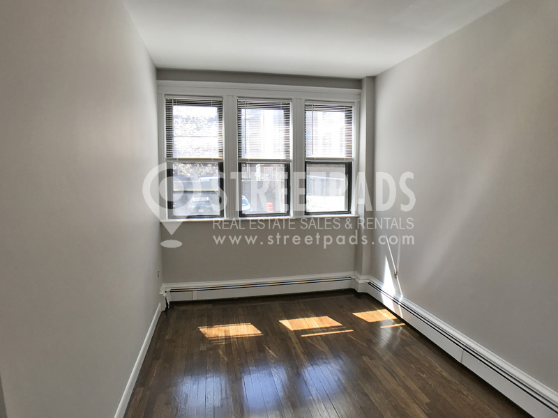 11 Stearns Rd, Coolidge Corner