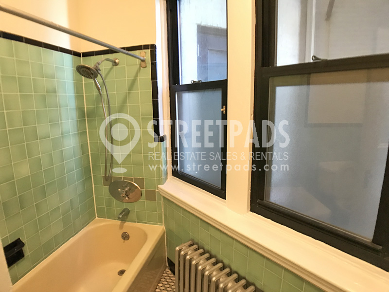 504 Beacon St, Fenway