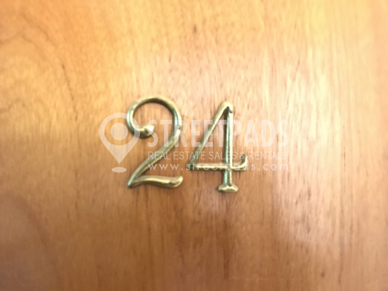 504 Beacon St, Fenway