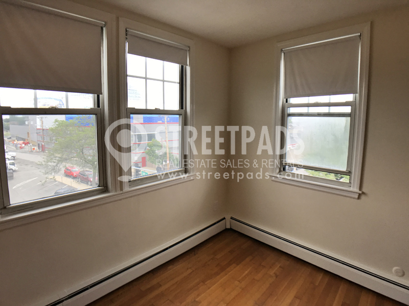 160 North Beacon St, Brighton