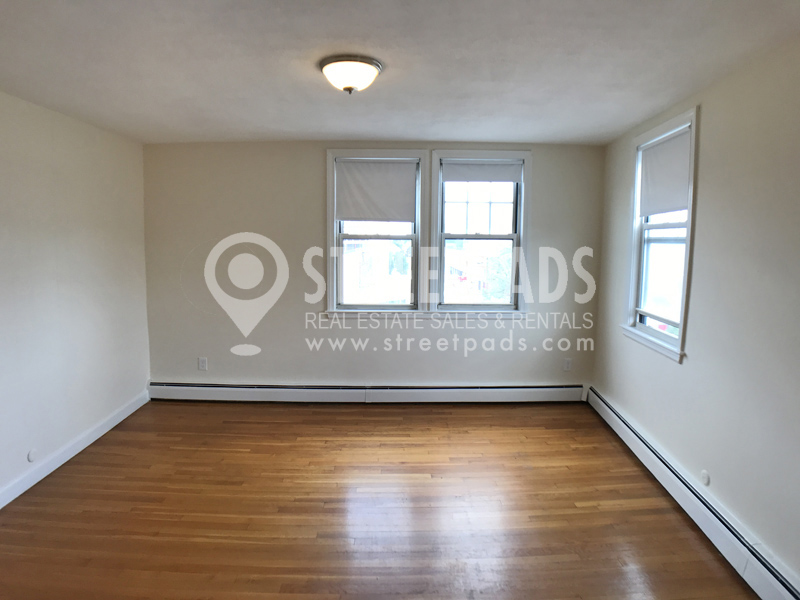 160 North Beacon St, Brighton