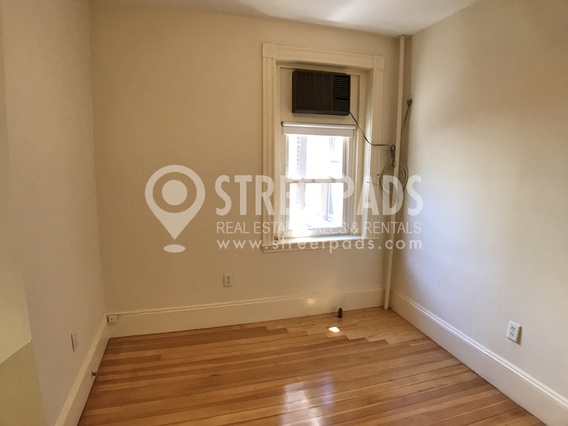 4.5 bed, 2 bath apartment for rent at 109 Saint Paul St Unit 2, Coolidge Corner — photo 28 of 57